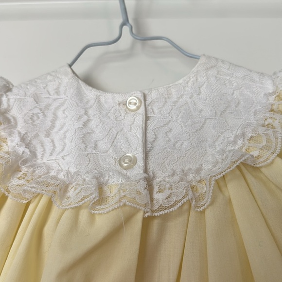 Alexis Kids Formal Dress in Yellow and White ruffles 80’s Vintage - Picture 7 of 12